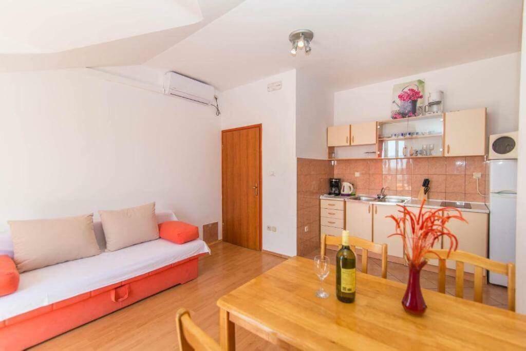 Apartmani Jerkin Vodice Exterior photo