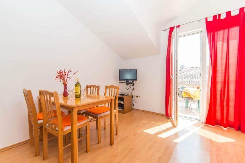 Apartmani Jerkin Vodice Exterior photo